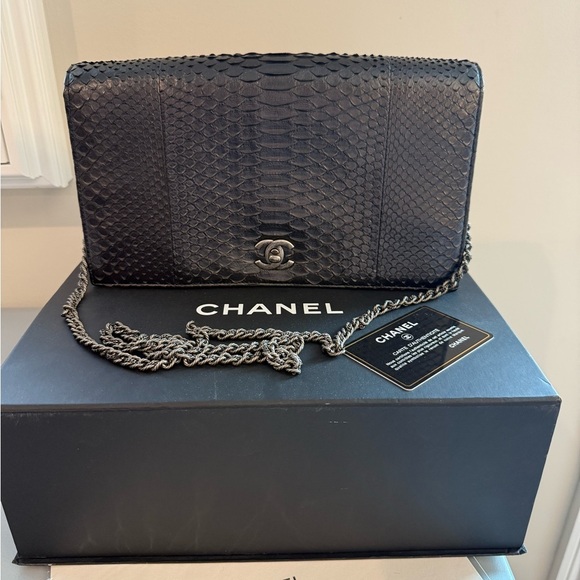 Rare Chanel Python shoulder bag - Picture 15 of 16